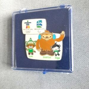 2010 Vancouver Olympic Mascot Family Pin Quatchi,Sumi and Miga Sealed.